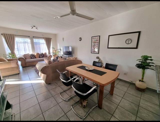 2 BEDROOM APARTMENT FOR SALE IN NEW REDRUTH